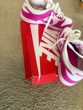 Nike Low-Top Sneakers in White & Hot Pink